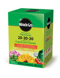 MIRACLE GRO WTR SOLUBLE PLANT FOOD 20-20-20 680GM