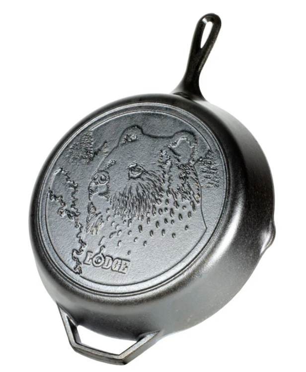 LODGE WILDLIFE BEAR CAST IRON SKILLET 12&quot; BLACK